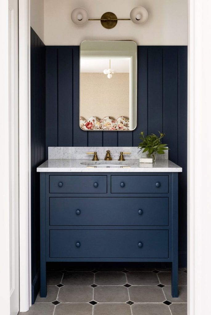 small-house-paint-colors0hcd-21-02-10-scaled-1637270753-685x1024 small-house-paint-colors0hcd-21-02-10-scaled-1637270753-685x1024 home paint colors These Home Paint Colors Will Make Any Small Space Feel Way Bigger small house paint colors0hcd 21 02 10 scaled 1637270753 685x1024