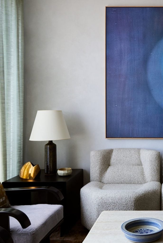 paint-colors-for-small-rooms-bk-point-apt-g-living-032-1637270531-687x1024 paint-colors-for-small-rooms-bk-point-apt-g-living-032-1637270531-687x1024 home paint colors These Home Paint Colors Will Make Any Small Space Feel Way Bigger paint colors for small rooms bk point apt g living 032 1637270531 687x1024