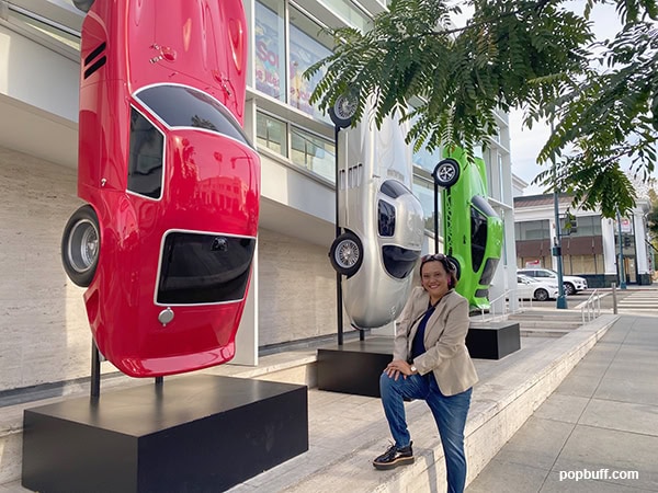 Popbuff blogger Ruchel Freibrun in front of the Mr. Brainwash Art Museum in Beverly Hills.