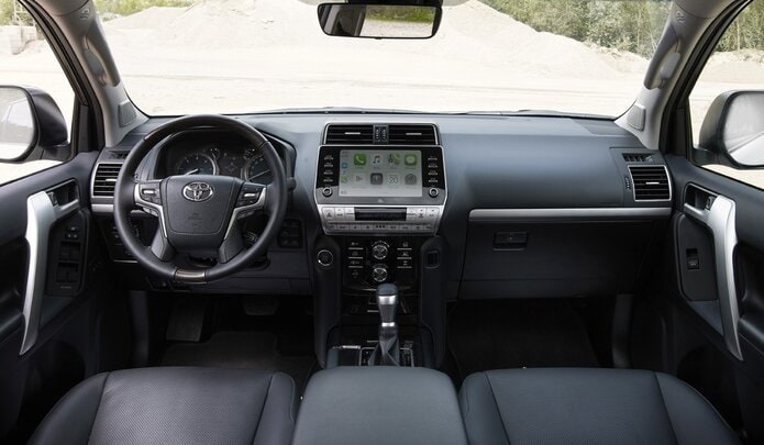 Land Cruiser Prado стал мощнее и обрел Black Pack