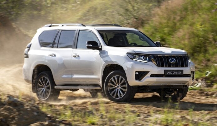 Land Cruiser Prado стал мощнее и обрел Black Pack