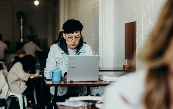 How-to-Fix-Chromebook-Screen-Stuck-Zoomed-In-or-Magnified-Way-Too-Much How-to-Fix-Chromebook-Screen-Stuck-Zoomed-In-or-Magnified-Way-Too-Much