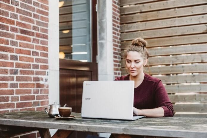 How-to-Install-Run-and-Use-Microsoft-Word-on-a-Chromebook-Device How-to-Install-Run-and-Use-Microsoft-Word-on-a-Chromebook-Device