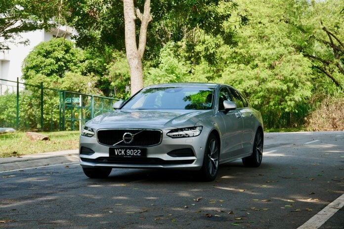 Volvo S90 T5 Momentum fromt