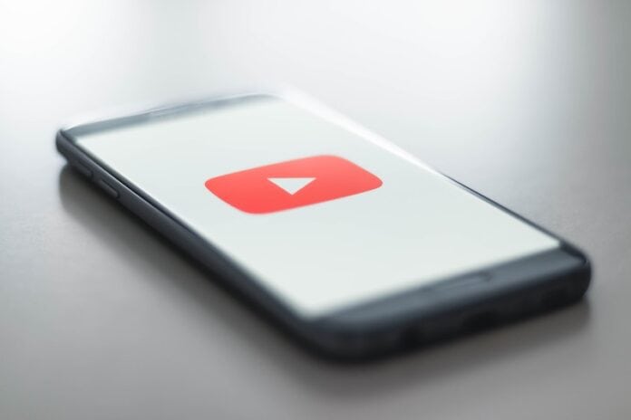 Cast-YouTube-Videos-from-iPhone-or-Android-to-Amazon-Fire-TV-Stick Cast-YouTube-Videos-from-iPhone-or-Android-to-Amazon-Fire-TV-Stick
