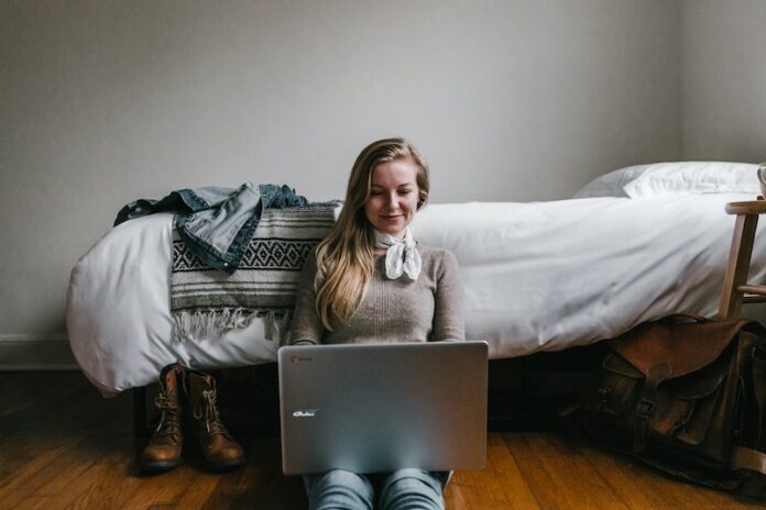 How-to-Install-and-Use-Zoom-with-a-Chromebook How-to-Install-and-Use-Zoom-with-a-Chromebook