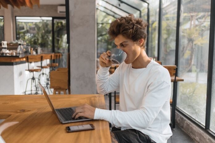 How-to-Turn-On-or-Off-OneDrive-Shared-Files-Notifications-on-Windows-10-PC How-to-Turn-On-or-Off-OneDrive-Shared-Files-Notifications-on-Windows-10-PC