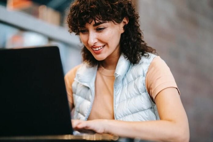How-to-Check-and-Manage-Microsoft-OneDrive-Storage-Space-Usage How-to-Check-and-Manage-Microsoft-OneDrive-Storage-Space-Usage