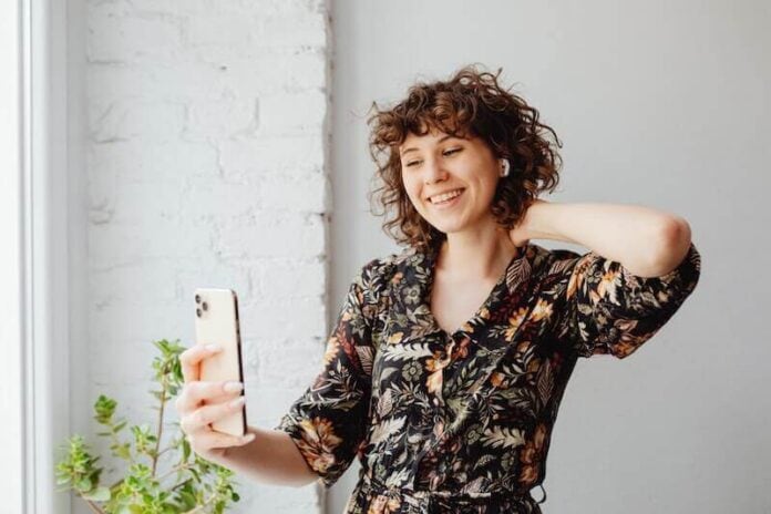 How-to-Change-Date-Time-or-Location-of-Photos-in-iPhone-with-iOS-15
