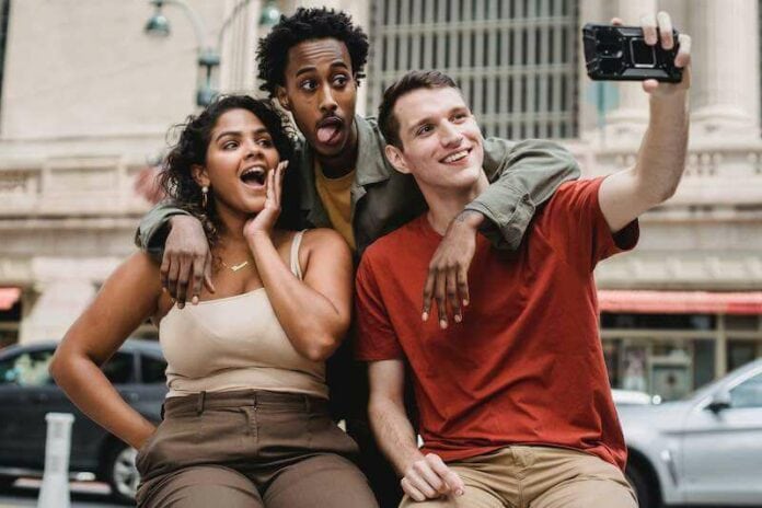 How-to-Stop-iPhone-Camera-Selfies-from-Flipping-Like-a-Mirror How-to-Stop-iPhone-Camera-Selfies-from-Flipping-Like-a-Mirror