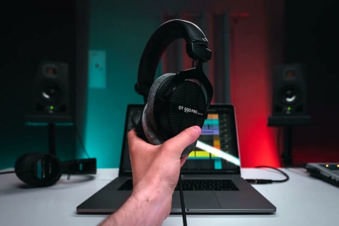 Fix-USB-C-Headphones-Not-Working-or-Not-Detected-on-MacBook-Pro-Air-Laptop Fix-USB-C-Headphones-Not-Working-or-Not-Detected-on-MacBook-Pro-Air-Laptop