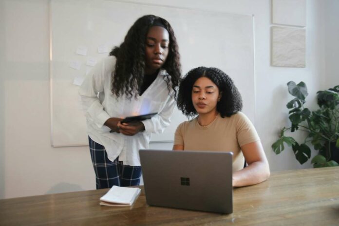 How-to-Fix-iCloud-Settings-Out-Of-Date-Error-on-Windows-1011-Mail-App How-to-Fix-iCloud-Settings-Out-Of-Date-Error-on-Windows-1011-Mail-App