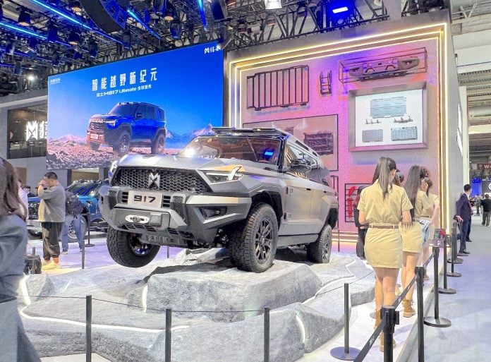 Dongfeng Mengshi M817