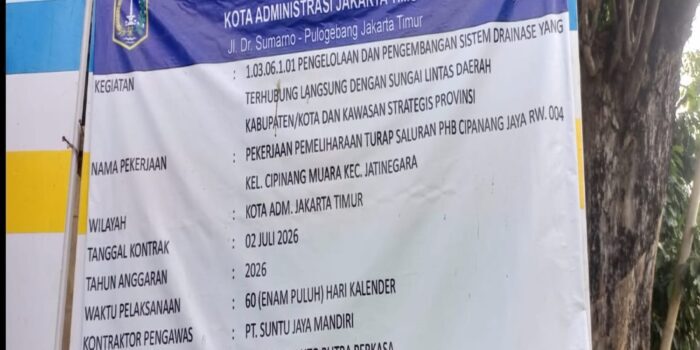 Papan Proyek terpasang 