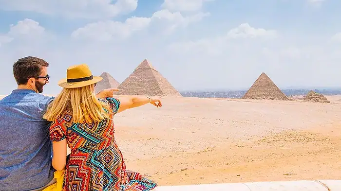 10 Days Egypt Holiday Package at the Pyramids of Giza and Sphinx