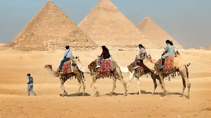 Giza Pyramids on a short Egypt tour package