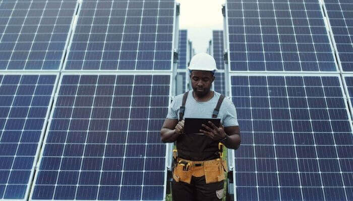 10 Ways People Are Cutting Energy Bills in Lagos with Smart and Solar Solutions