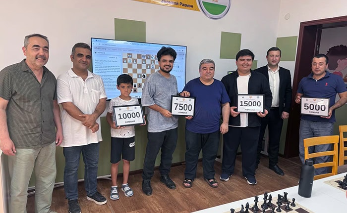 Чемпионам Центральной Азии из Таджикистана вручили денежные премии
