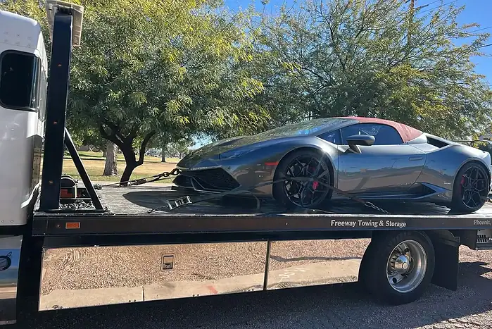 Lamborghini Huracan flatbed towing in Phoenix/Scottsdale – damage-free exotic car transport by Freeway Towing