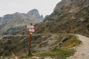 how to hike the 52 tunnels trail