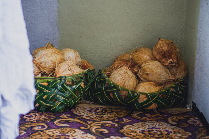 how to avoid travelers diarrhea