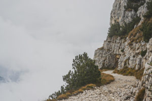 how to hike the 52 tunnels trail