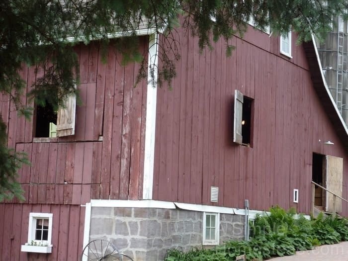 Harvest Home Farm fiber fest - vendor barn