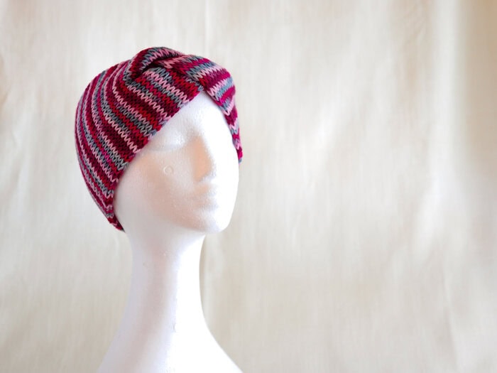 Detta tunna pannbandet är luftigt med en riktigt mjuk känsla. Det är underbart och kan användas nästan året om!