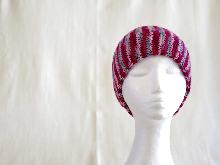 Detta tunna pannbandet är luftigt med en riktigt mjuk känsla. Det är underbart och kan användas nästan året om!