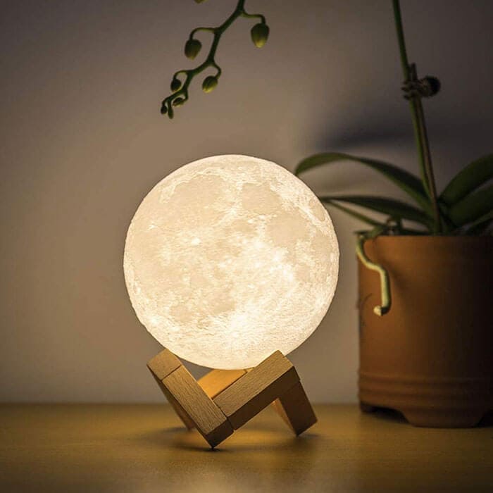 3D printed Moon Lamp with 16 colors light to decorate your home. Offer the moon lamp to children interested in space and the universe. 