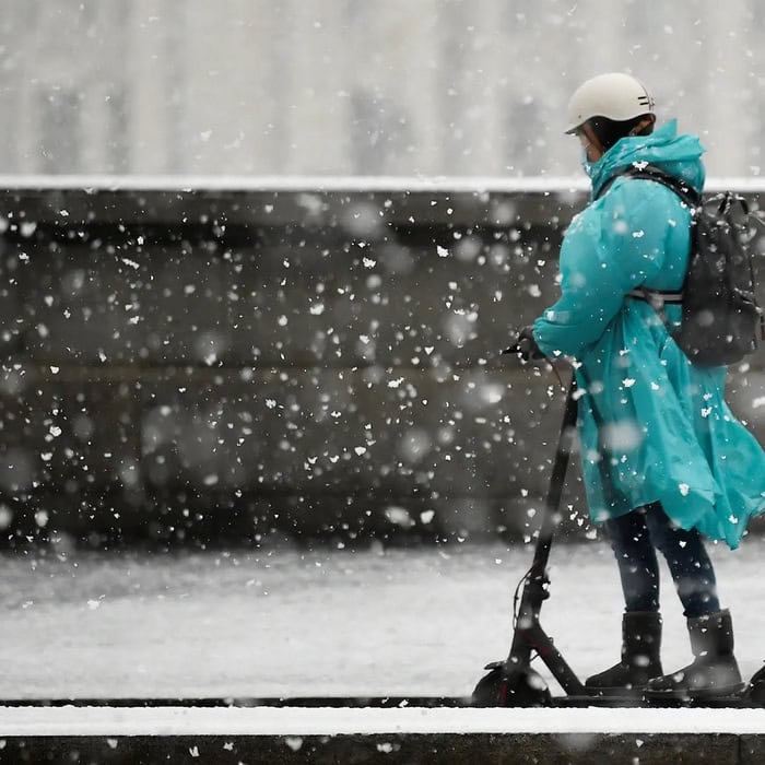 Wilgoć i sól drogowa: najgorszy duet dla elektroniki w hulajnodze 