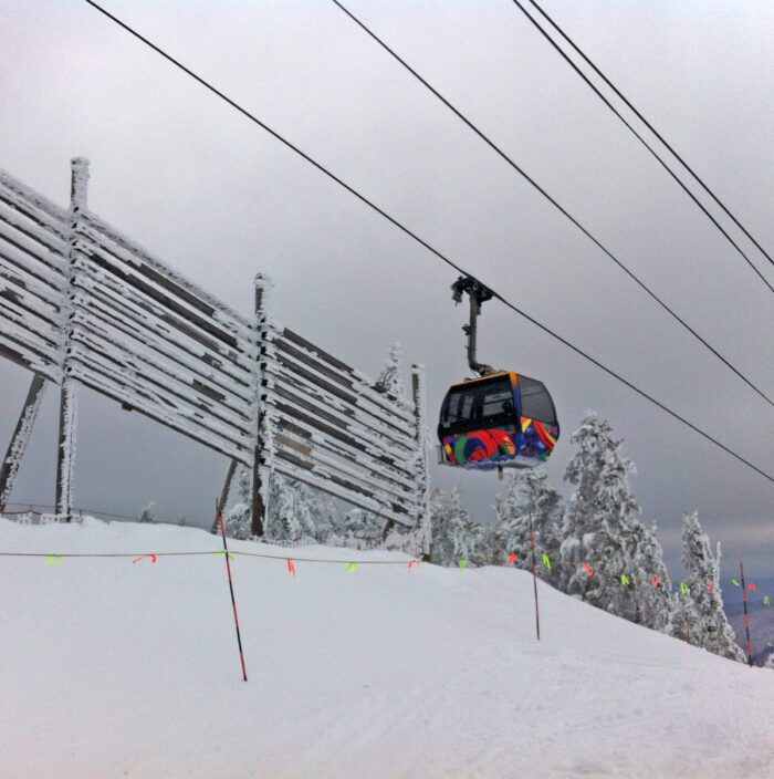 Power outage at major ski resort in Vermont strands skiers on lift