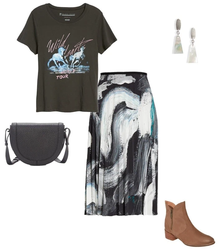Choosing a concert outfit - wear a band tee | 40plusstyle.com