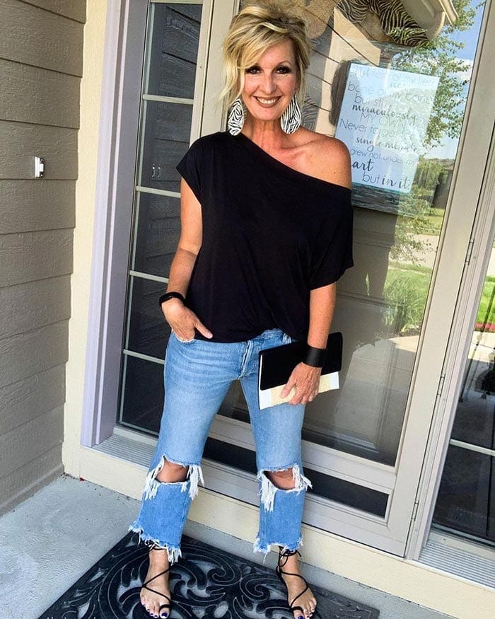 Accessories to wear with your bar outfits | 40plusstyle.com