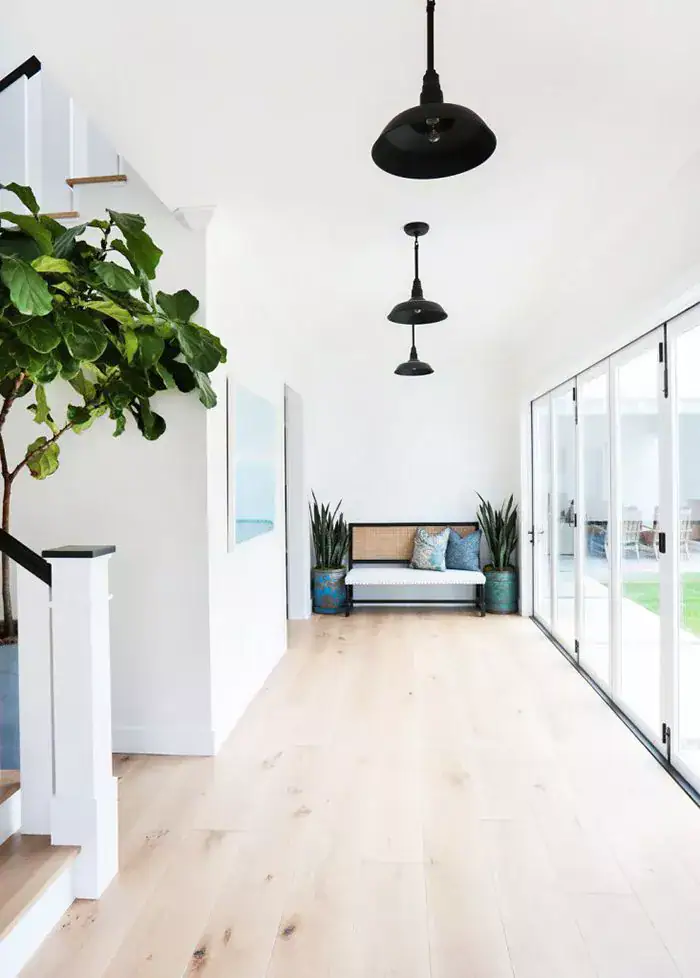 6-1 6-1 entryway decorating ideas 29 Entryway Decorating Ideas That Make For A Stunning First Impression 6 1