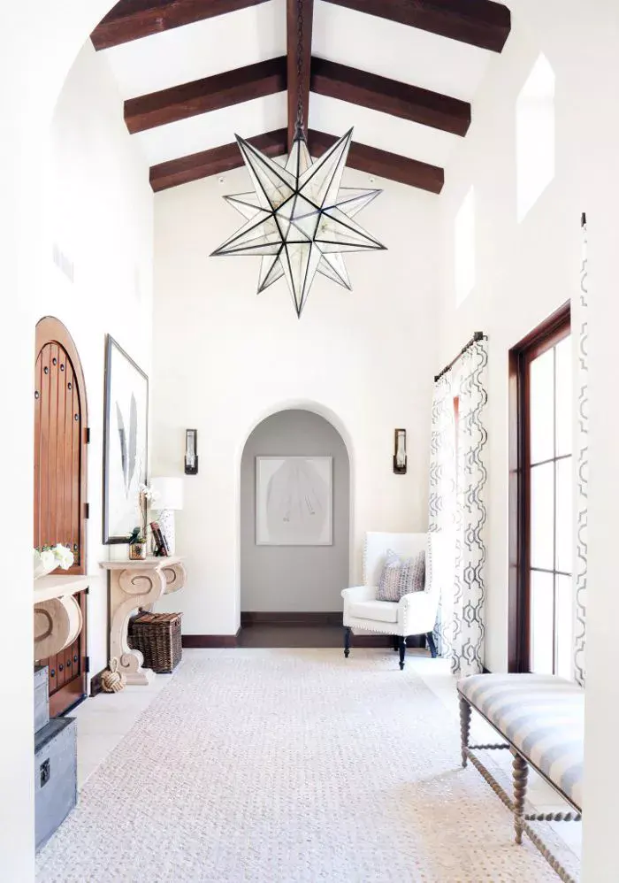 7-1 7-1 entryway decorating ideas 29 Entryway Decorating Ideas That Make For A Stunning First Impression 7 1
