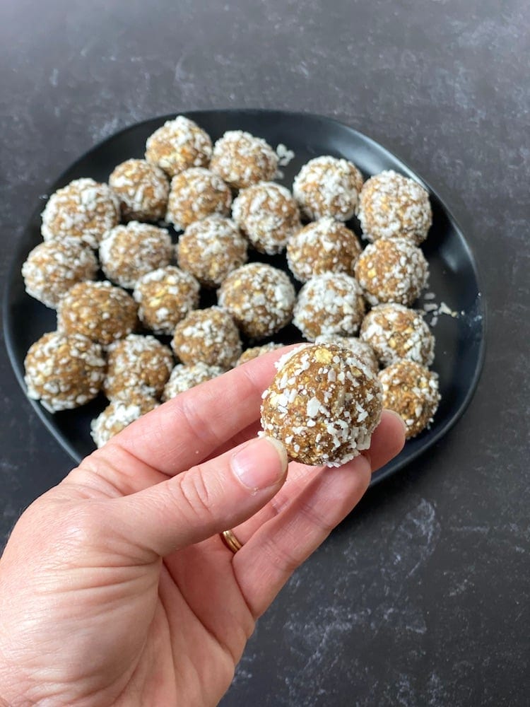 Learn how you can make these healthy 7-ingredient energy balls with Dates. It's a no-bake recipe can throw it together in about 10 minutes! 