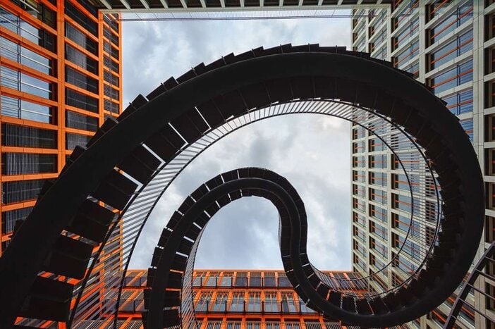 escaleras infinitas obra del artista Olafur Eliasson.