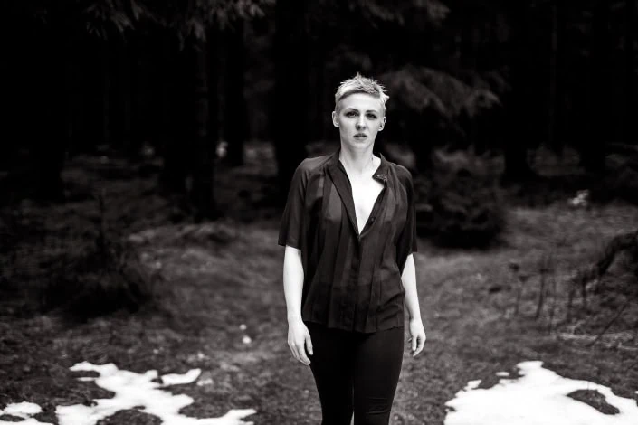 Boudoir Fotoshoot im Wald Boudoir Fotoshoot im Wald bei ca 0 Grad Canon Eos R und Sigma Art 50mm f1.4