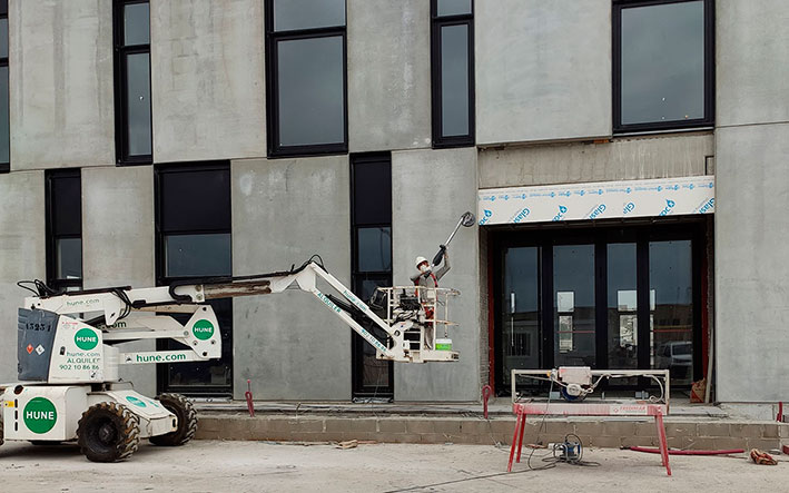 Façana amb veladura de silicat Keim, Ecomatèries