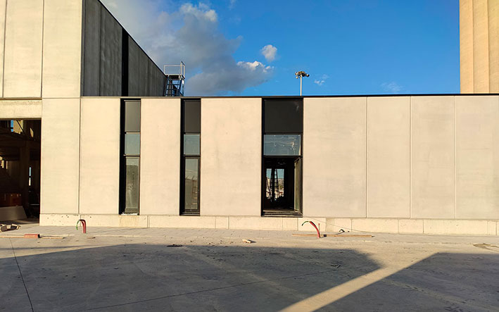 Façana amb veladura de silicat Keim, Ecomatèries