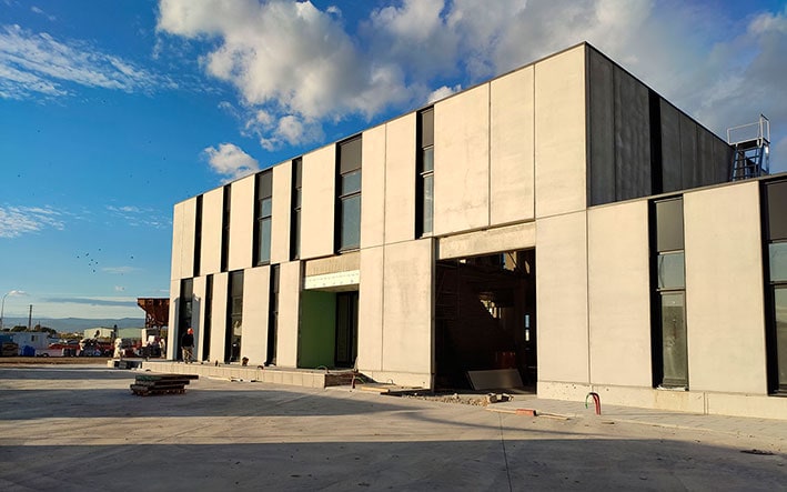 Façana amb veladura de silicat Keim, Ecomatèries