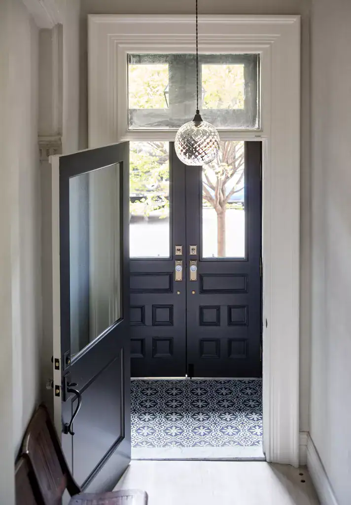 15-1 15-1 entryway decorating ideas 29 Entryway Decorating Ideas That Make For A Stunning First Impression 15 1