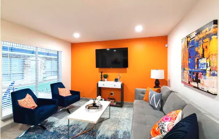 15 15 living room accent wall ideas 21 Living Room Accent Wall Ideas To Enhance Your Space 15