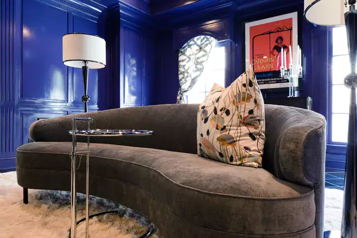 21 21 living room accent wall ideas 21 Living Room Accent Wall Ideas To Enhance Your Space 21