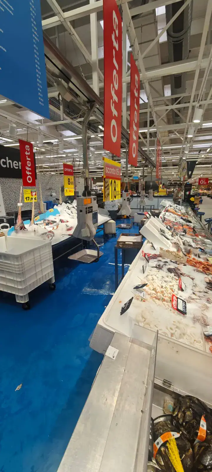 Pavimento poliuretano cemento Sika Ucrete blu pescheria Carrefour Montecucco Torino — impermeabile e sanificabile HACCP