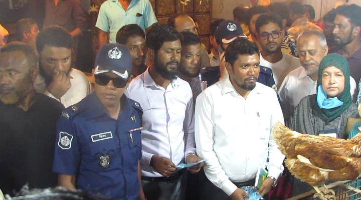 ভোলায় দ্রব্যমূল্য নিয়ন্ত্রণে উপজেলা প্রশাসনের বাজার মনিটরিং