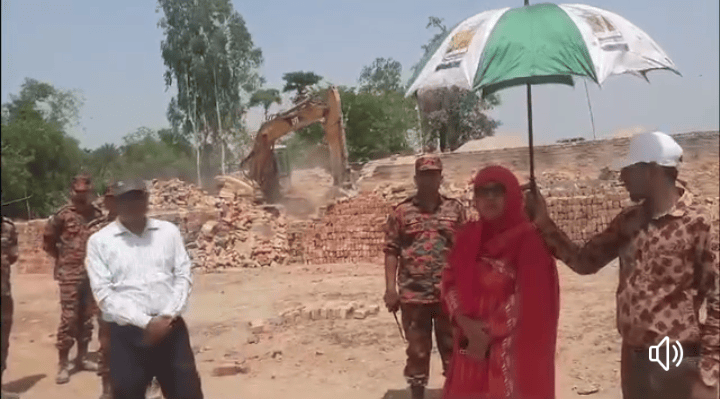 নওগাঁয় অবৈধ ৬ ইটভাটার ৯ লাখ টাকা জরিমানা