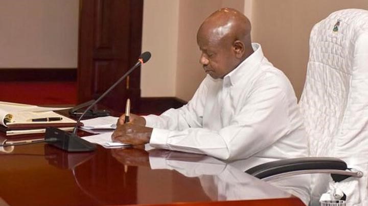 Errant Drivers to be fined Ug.shs. 2M for over speeding after President Museveni signs into law the amended Traffic and Road Safety Act 27e9510f90e1b1a4c1de5ce3cb7b82ab