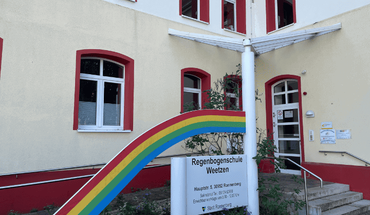 Grundschule-Weetzen-Eingang
